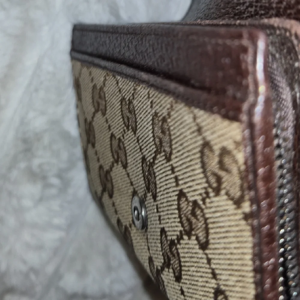 Gucci Beige and Brown Patterned Wallet - Picture 8 of 10